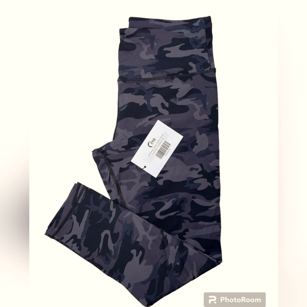 Zyia evening camo soft n Snug Mid-Rise 7/8 size 6-8 EUC